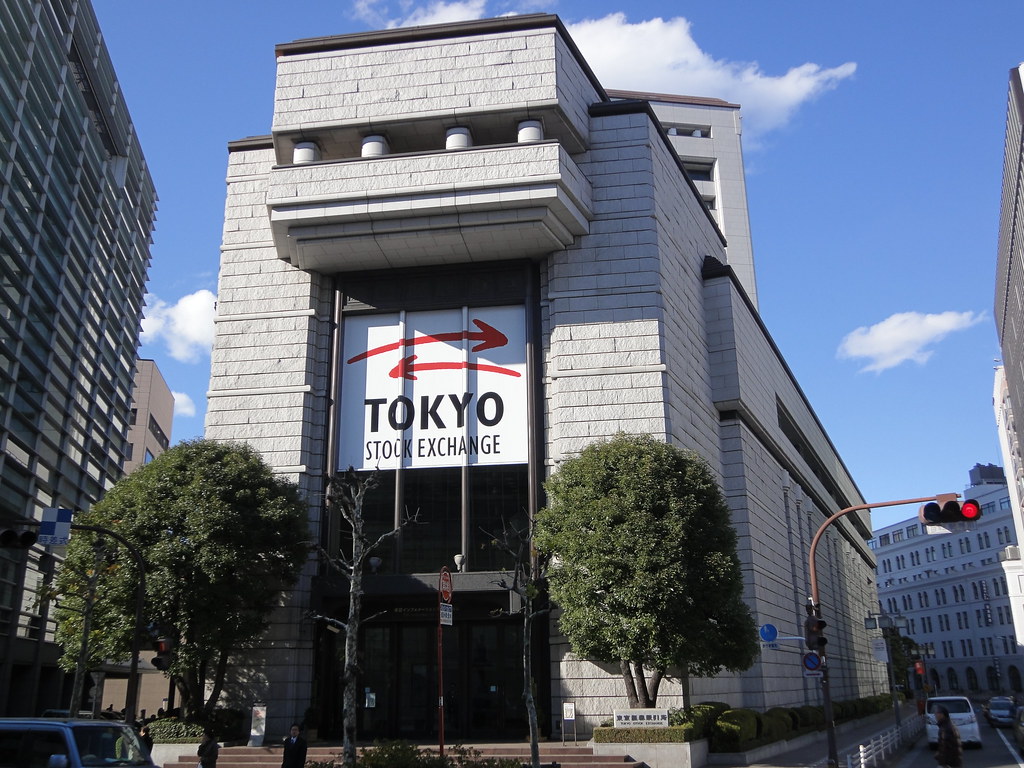 Japan Stock Market Declines Over 2%